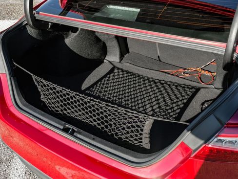 Used 2018 Toyota Camry XLE image 58