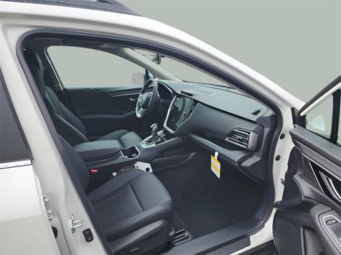 Used 2025 Subaru Outback Limited image 11