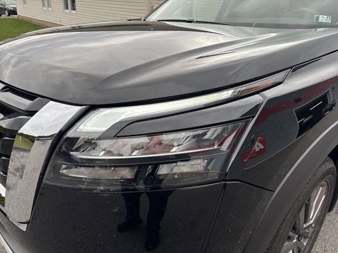 Used 2025 Nissan Pathfinder SL w/ SL Premium Package image 10