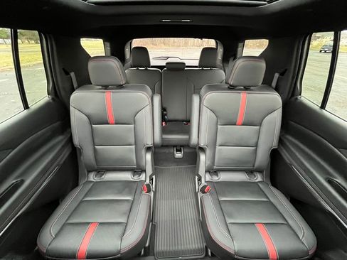 Certified 2024 Chevrolet Traverse RS image 18