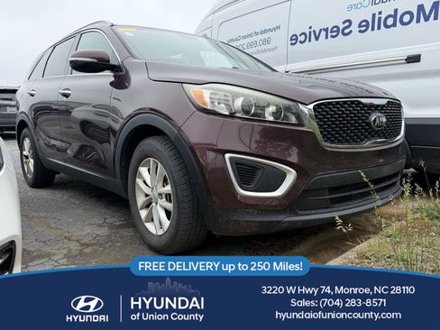 Used 2016 Kia Sorento FWD w/ LX Convenience Package image 1