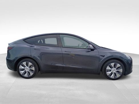 Used 2024 Tesla Model Y Long Range AWD/4WD image 5