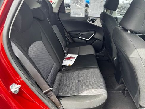 Used 2025 Kia Soul LX w/ LX Technology Package FWD image 16