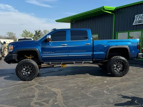 Used 2016 GMC Sierra 2500 Denali w/ Duramax Plus Package image 9