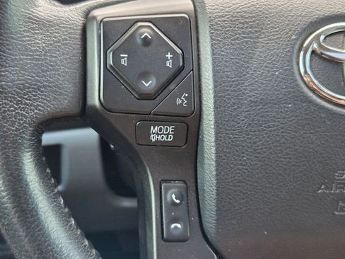 Used 2020 Toyota Sequoia Platinum AWD/4WD image 23