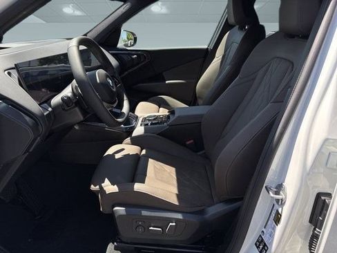 Used 2025 BMW X3 xDrive30i w/ Premium Package image 5