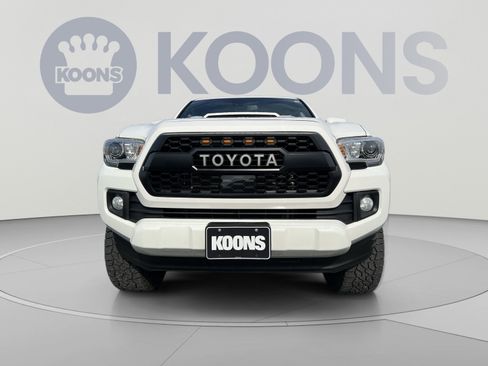 Used 2019 Toyota Tacoma TRD Sport AWD/4WD image 11