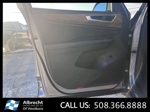 Used 2025 Volkswagen Atlas SE image 11