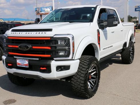 New 2026 Ford F250 Lariat w/ Black Appearance Package AWD/4WD image 2