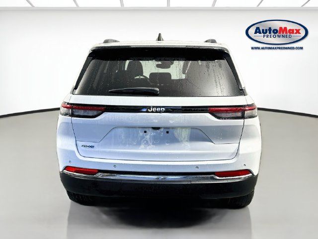 Used 2023 Jeep Grand Cherokee 4WD 4xe image 8