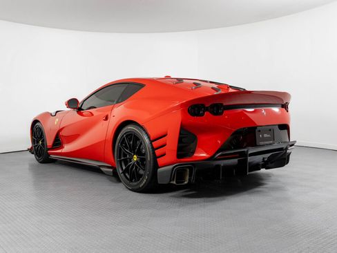 Used 2023 Ferrari 812 Competizione RWD image 7