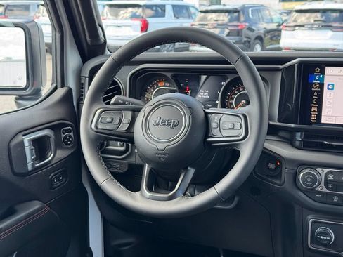 Used 2026 Jeep Wrangler Unlimited Rubicon AWD/4WD image 14