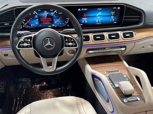 Used 2023 Mercedes-Benz GLS 450 4MATIC image 16