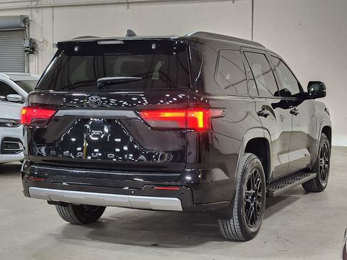 Used 2024 Toyota Sequoia Limited image 8