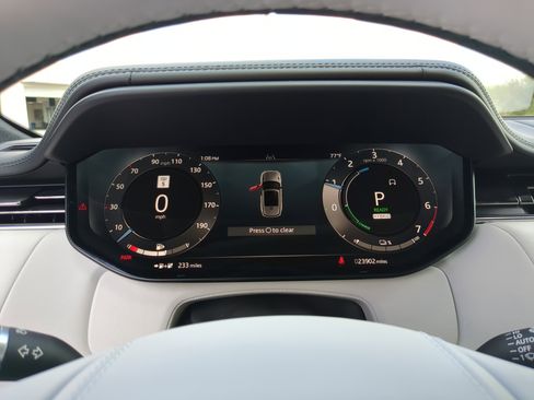 Used 2024 Land Rover Range Rover Sport Autobiography image 32