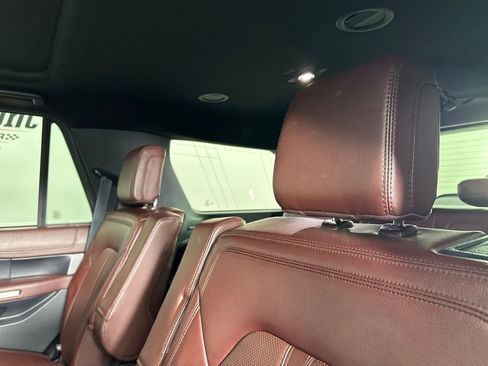Used 2024 Ford Expedition Limited image 25
