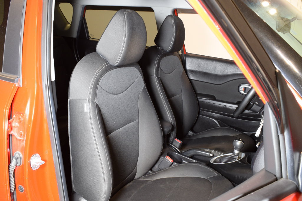 Used 2019 Kia Soul FWD image 31