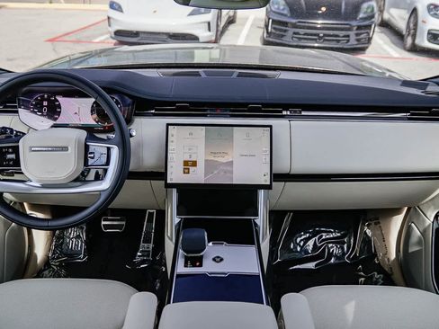 New 2026 Land Rover Range Rover SE image 12