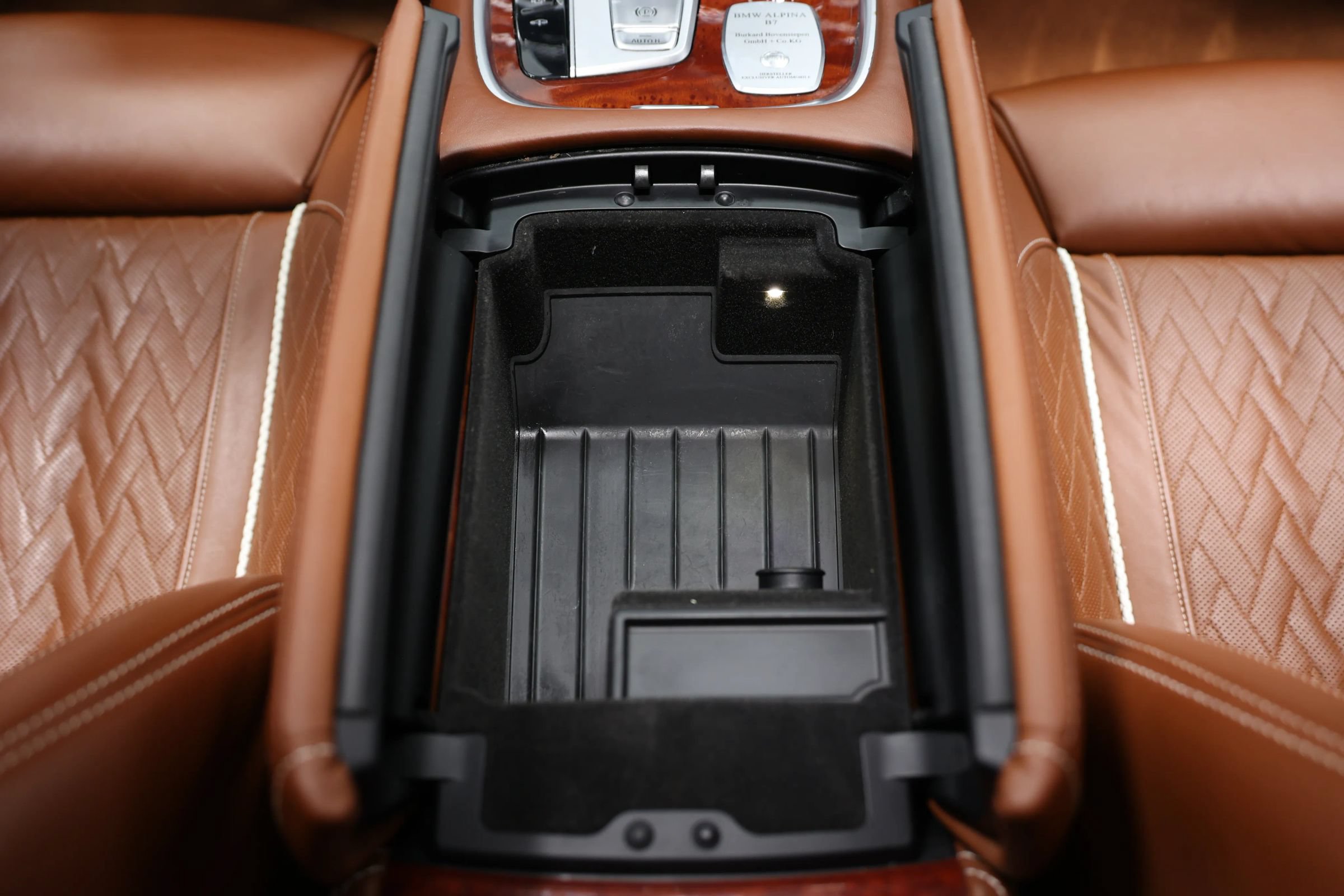 Used 2022 BMW ALPINA B7 xDrive w/ Luxury Rear Seating Package AWD/4WD image 45