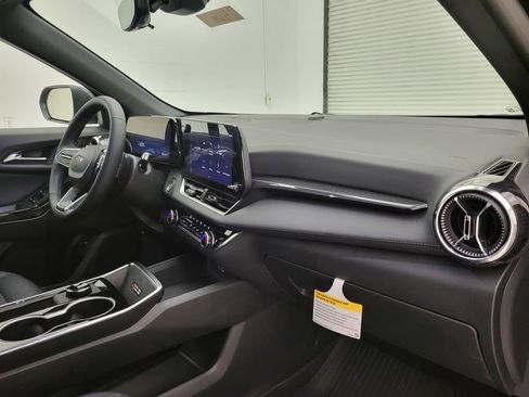 New 2026 Chevrolet Equinox LT w/ Convenience Package II FWD image 35