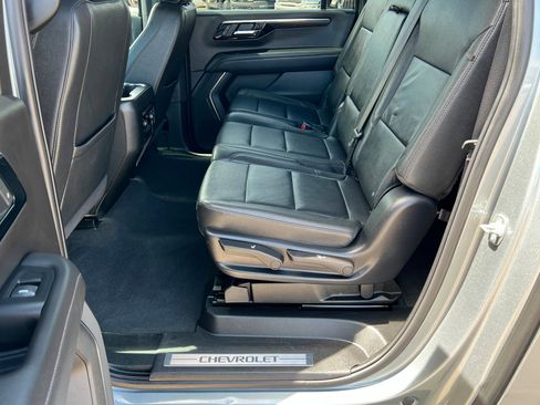 Used 2025 Chevrolet Suburban Z71 AWD/4WD image 22