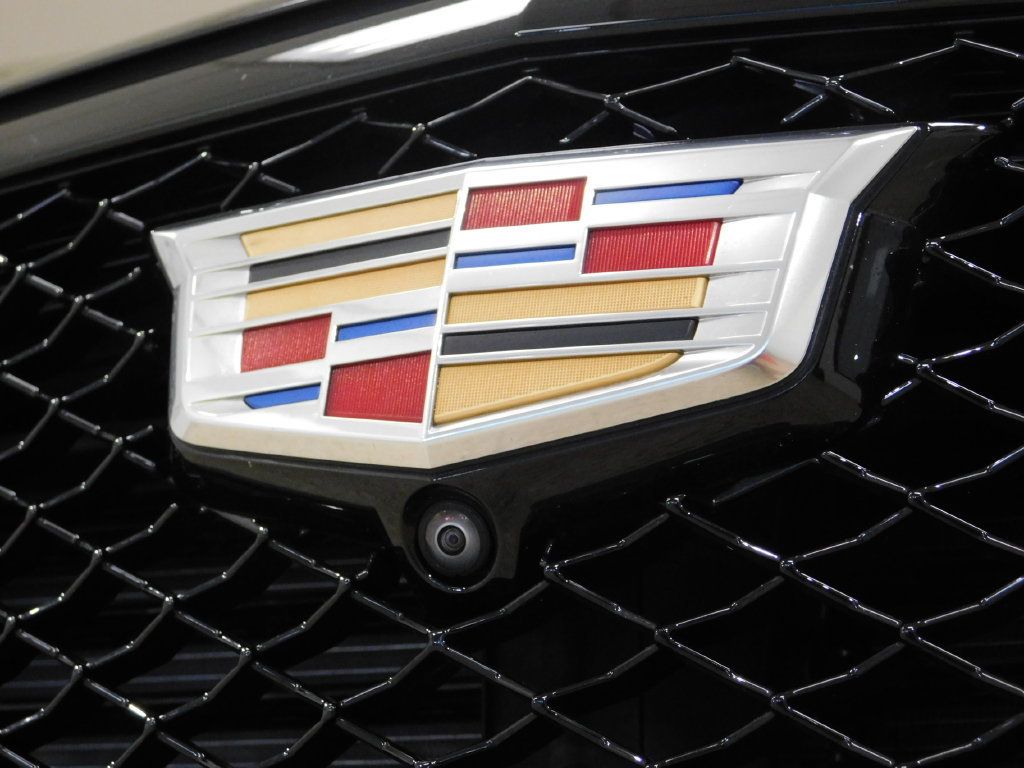 Used 2025 Cadillac XT4 Sport w/ LPO, Floor Liner Package AWD/4WD image 10