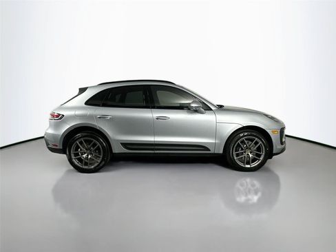 Certified 2026 Porsche Macan AWD/4WD image 8