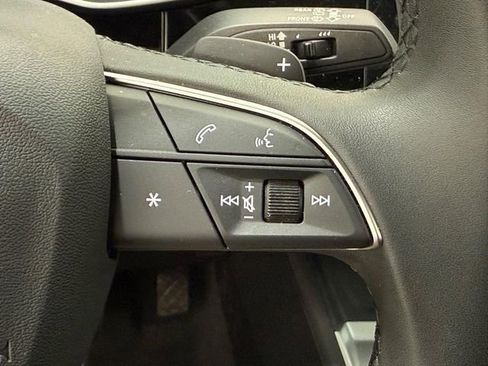 Certified 2025 Audi Q3 2.0T Premium w/ Convenience Package image 16