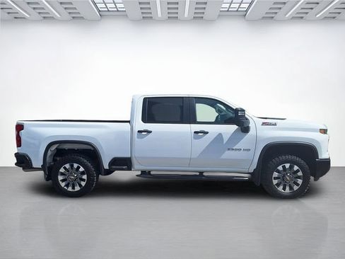 Used 2025 Chevrolet Silverado 2500 Custom w/ Custom Value Package AWD/4WD image 3