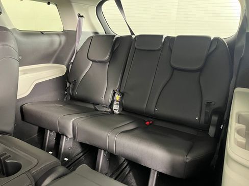 Used 2024 Kia Carnival SX image 13