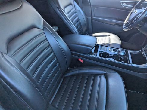 Used 2020 Ford Edge SEL image 6