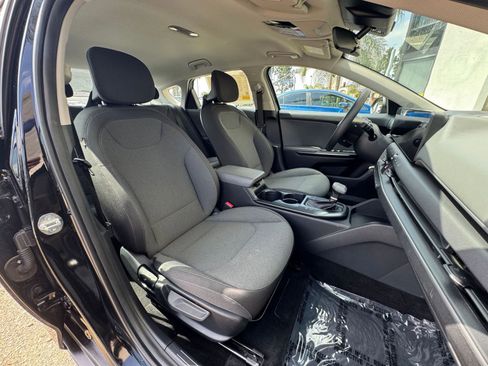 Used 2025 Kia K4 FWD image 36