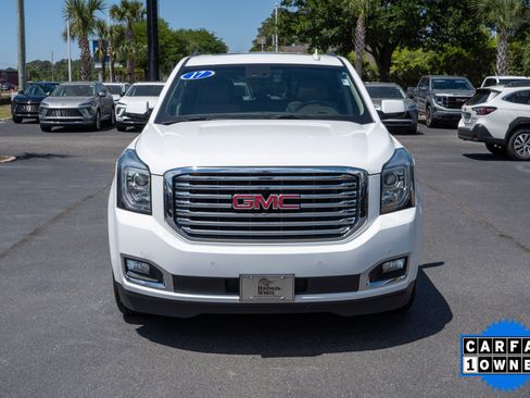 Used 2017 GMC Yukon SLT w/ Premium Edition image 8
