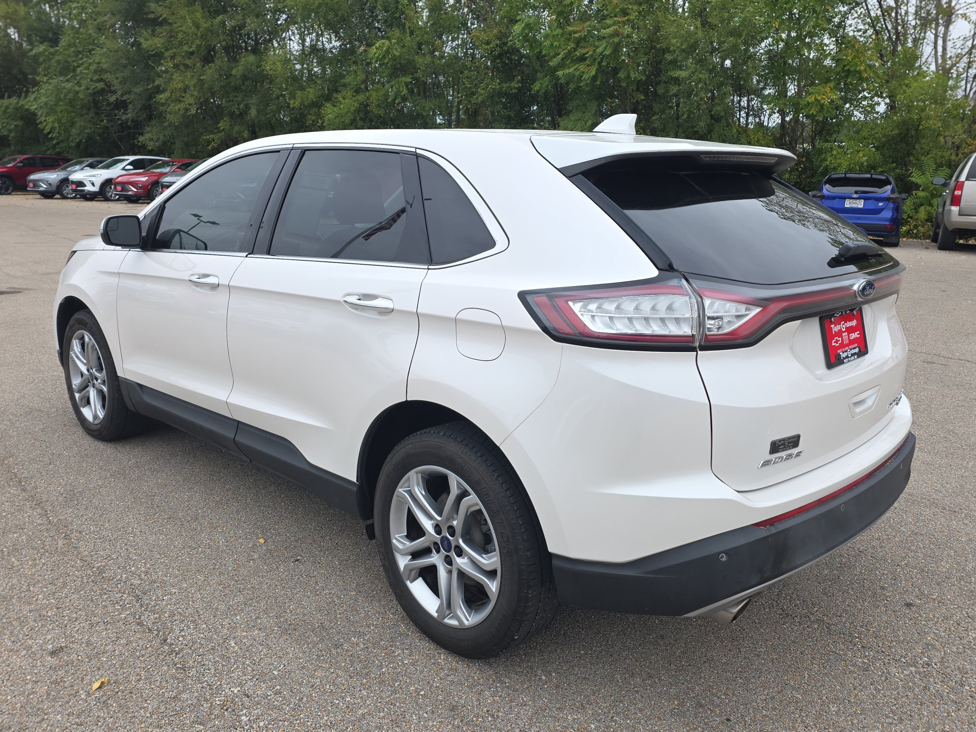 Used 2018 Ford Edge Titanium w/ Technology Package AWD/4WD image 6