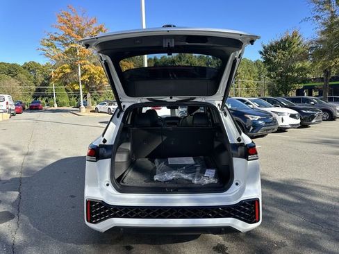 New 2026 Volkswagen Tiguan SE R-Line image 25