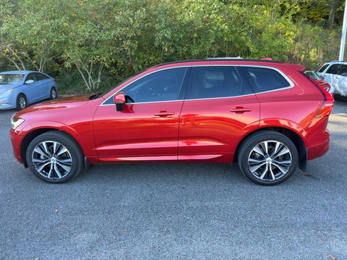 Used 2022 Volvo XC60 B5 Momentum w/ Advanced Package image 6