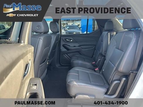 Used 2023 Chevrolet Traverse RS image 18