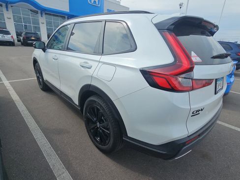 Used 2026 Honda CR-V Sport Touring image 4