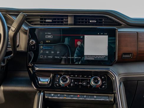 Used 2025 GMC Sierra 2500 Denali Ultimate image 23