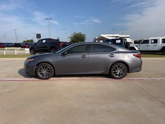 Used 2017 Lexus ES 350 w/ Luxury Package FWD image 6