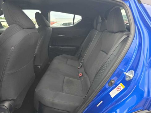 Used 2018 Toyota C-HR XLE FWD image 16