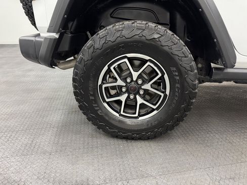 Used 2024 Jeep Wrangler Unlimited Rubicon w/ Convenience Group image 9