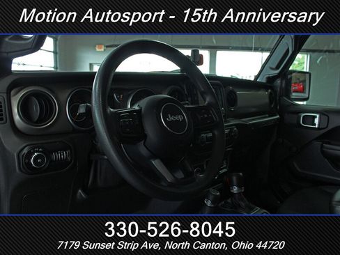 Used 2018 Jeep Wrangler Unlimited Sport AWD/4WD image 12