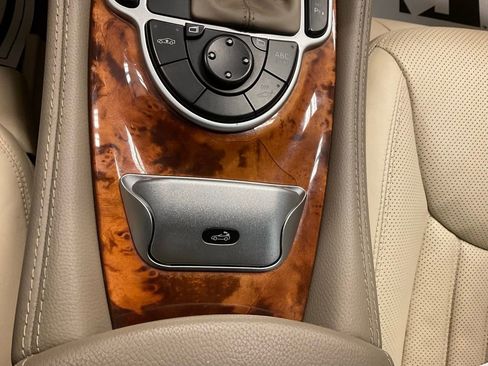 Used 2009 Mercedes-Benz SL 550 image 25