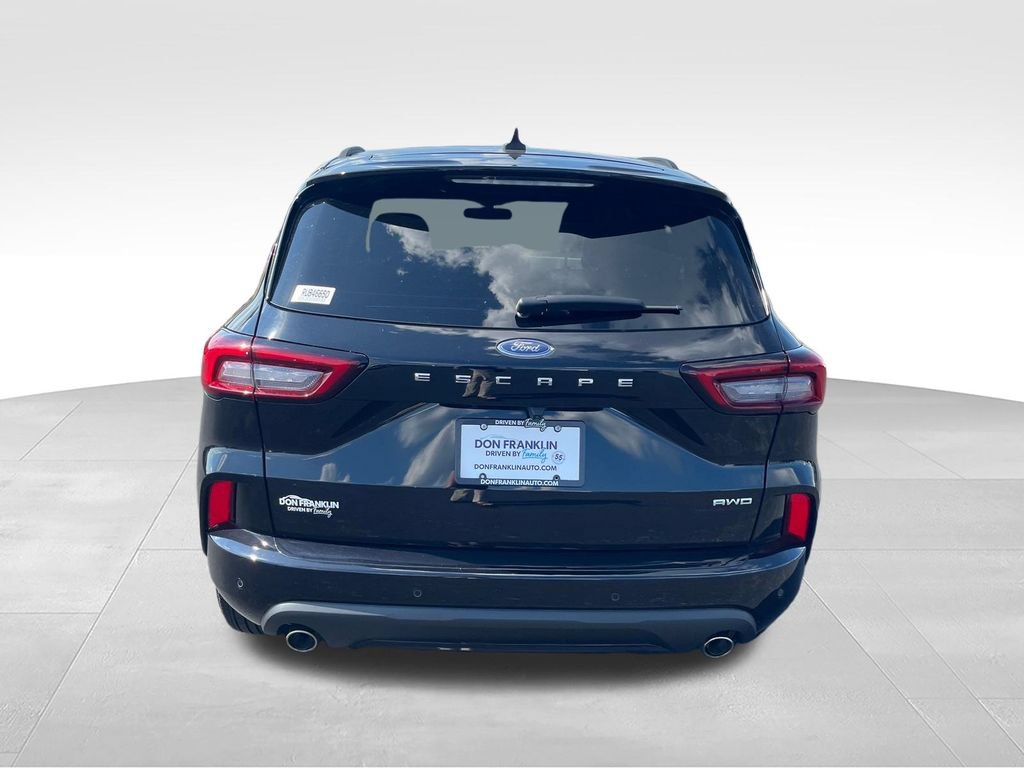 Used 2024 Ford Escape ST-Line w/ Tech Pack #1 AWD/4WD image 4