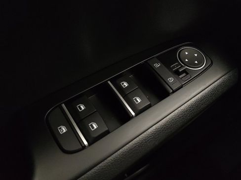Used 2025 Kia Soul LX w/ LX Technology Package FWD image 27