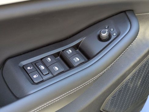 New 2025 Jeep Grand Cherokee Limited image 13