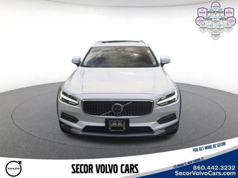 Used 2023 Volvo XC90 B6 Ultimate w/ Protection Package Premier AWD/4WD image 2