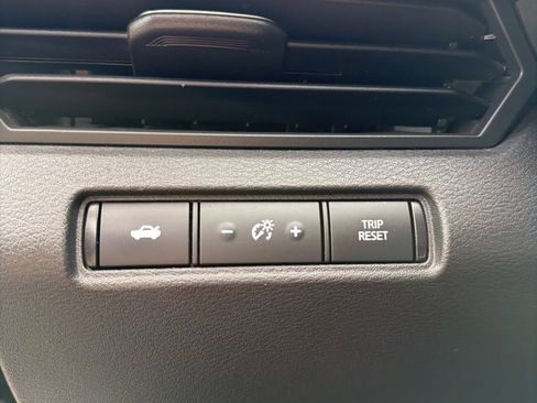 Used 2024 Nissan Altima 2.5 SV image 23