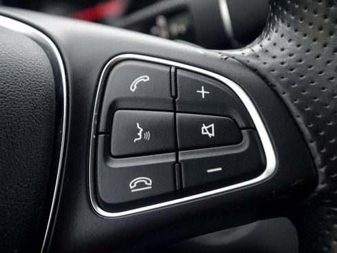 Used 2015 Mercedes-Benz C 300 Sedan image 32